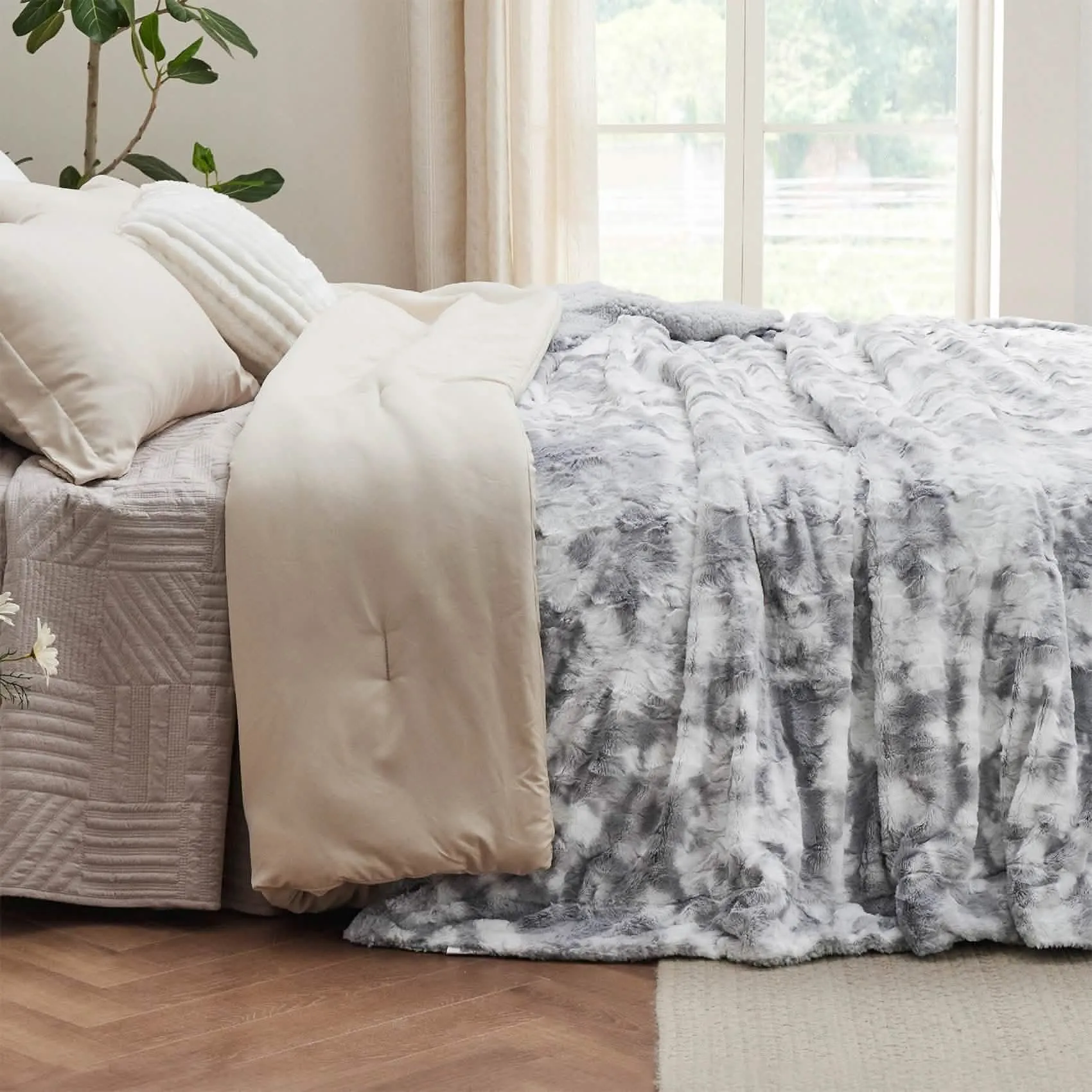 Faux Fur and Sherpa Tie-dye Reversible Blanket