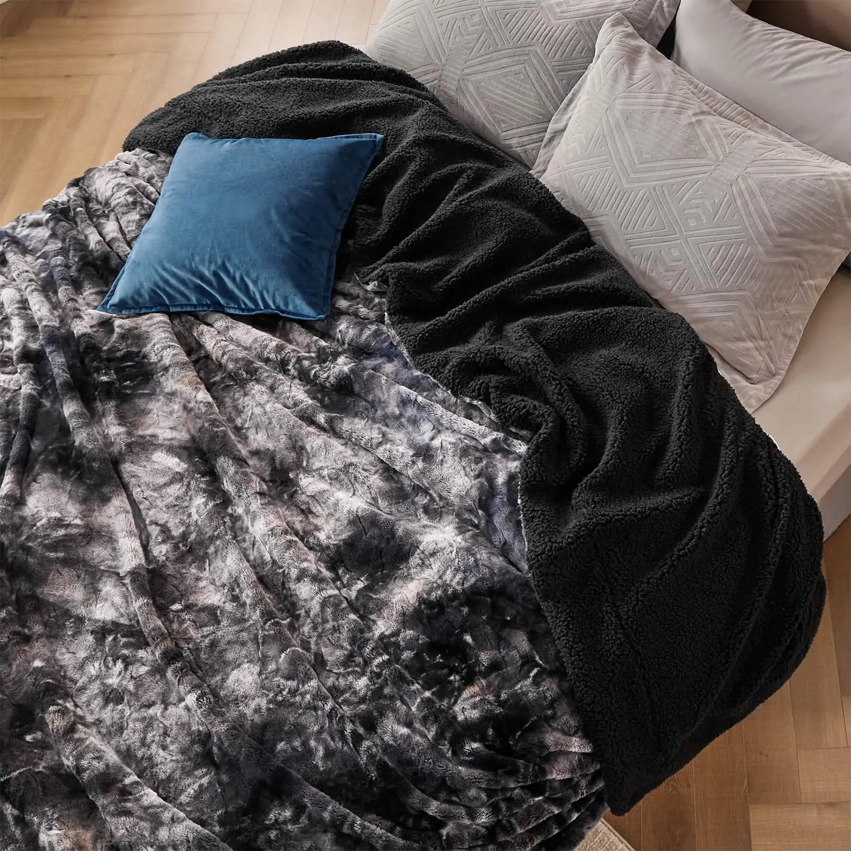 Faux Fur and Sherpa Tie-dye Reversible Blanket